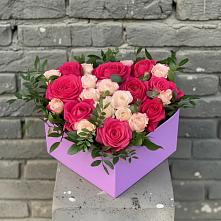 Цветочная композиция из Розы в коробке в Кыштовке
