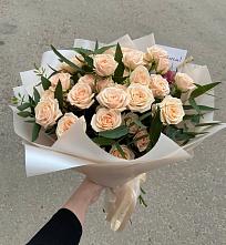 Букет Кремовые розы Латте в Кыштовке