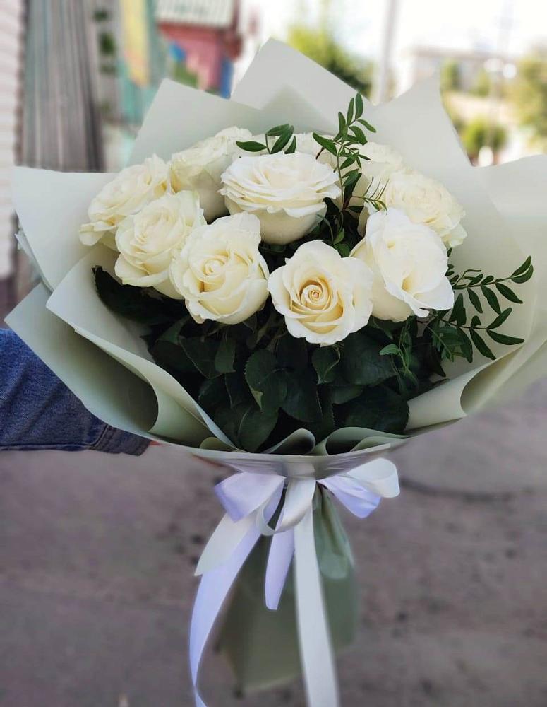 Букет Белые розы Проуд в Кыштовке
