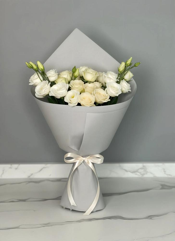 Букет цветов из: Розы и Лизиантусы в Кыштовке