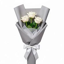 Букет 3 белые розы в Кыштовке