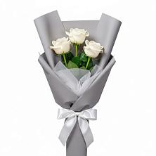 Букет 3 белые розы в Кыштовке