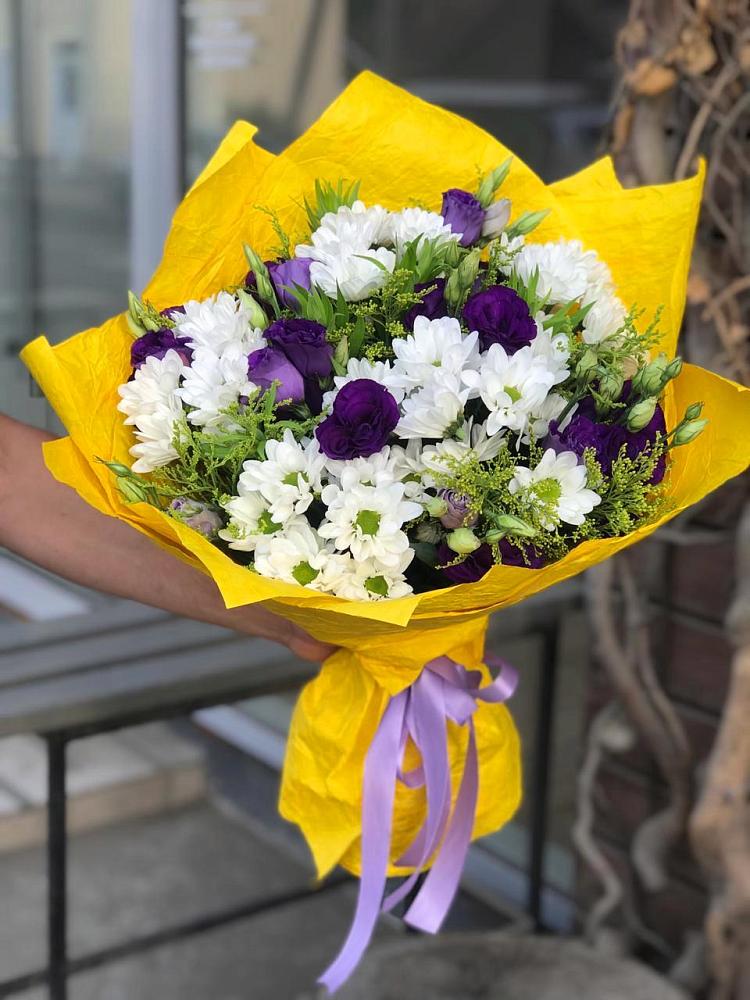Букет цветов из: Ирисы, Хризантемы и Ромашки в Кыштовке