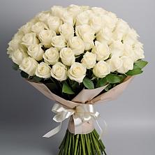 Букет 101 беля роза Белоснежка в Кыштовке