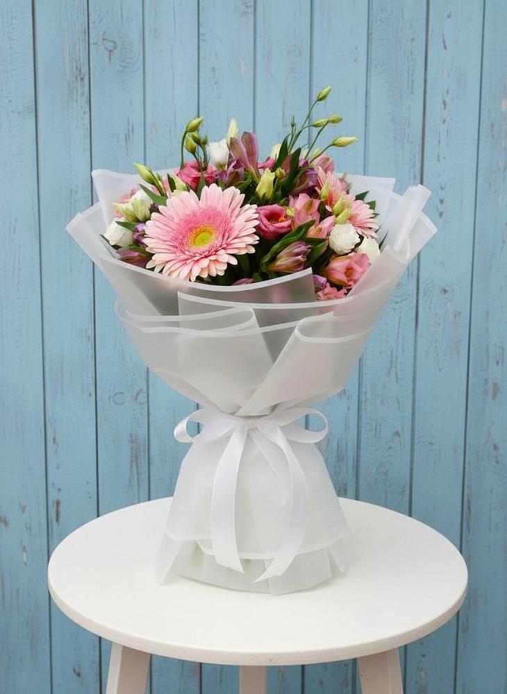 Букет цветов из: Герберы, Альстромерии и Лизиантусы в Кыштовке