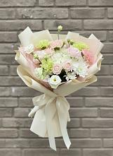 Букет цветов из:  Гвоздики, Розы, Лизиантусы и Хризантемы #REPLACE_PRED# Кыштовке