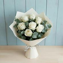 Букет Белые розы в Эвкалипте в Кыштовке