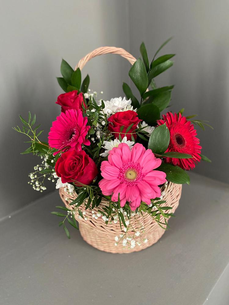 Цветочная композиция из Розы, Хризантемы и Герберы в корзине в Кыштовке