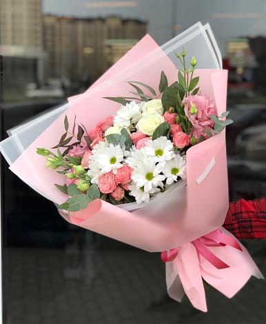 Букет цветов из: Розы, Лизиантусы и Хризантемы в Кыштовке